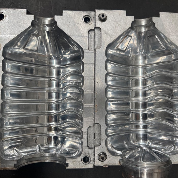 PET Bottle Blowing Mold
